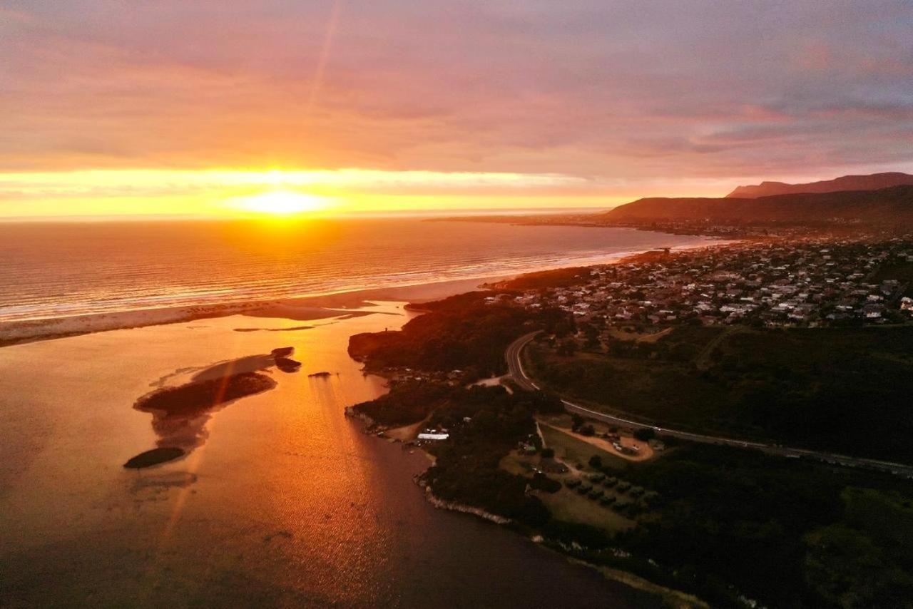 Great Spot With A View In Hermanus , South Africa Villa Exterior foto